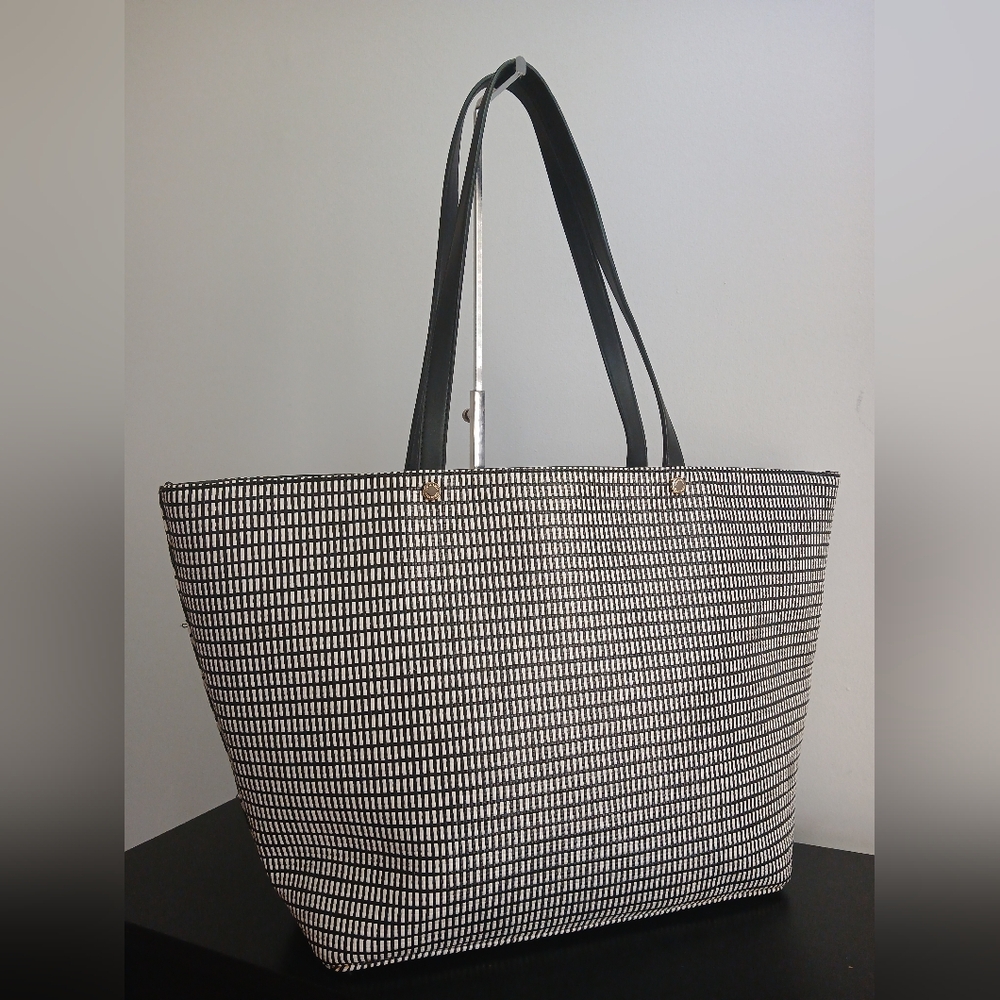 Calvin Klein Raffia Cut Out Hardware Tote - Picture 6 of 15